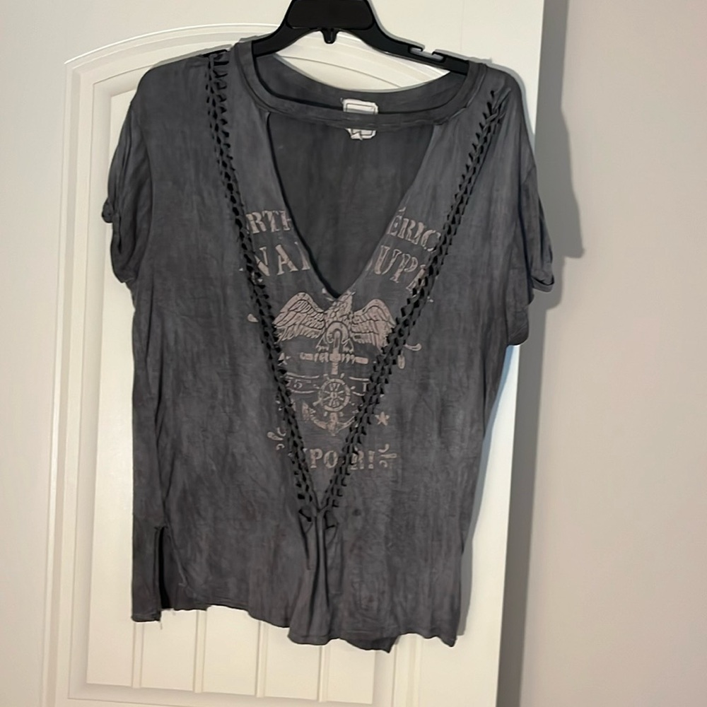 Modish Rebel distressed T